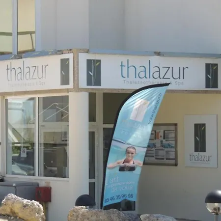 T3 En Centre-ville Avec Terrasse Et Parking Prive A - Fr-1-71-90 Apartment Royan