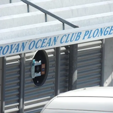 Apartment T3 En Centre-ville Avec Terrasse Et Parking Prive A - Fr-1-71-90 *