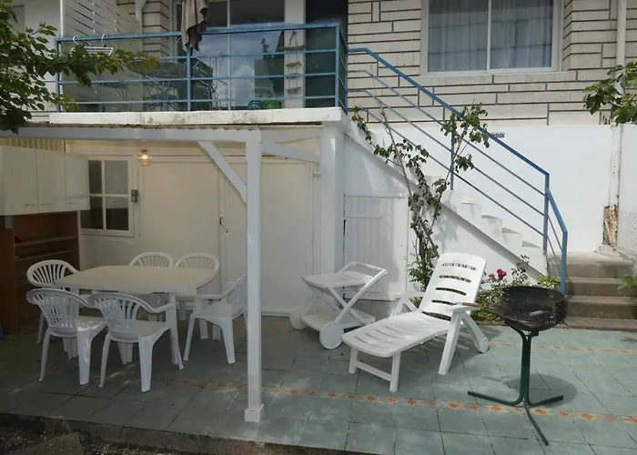 T3 En Centre-ville Avec Terrasse Et Parking Prive A - Fr-1-71-90 Apartment