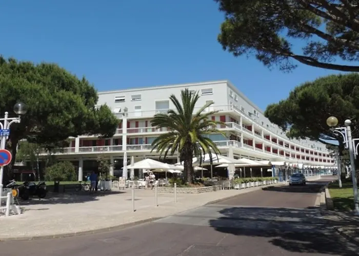 T3 En Centre-ville Avec Terrasse Et Parking Prive A - Fr-1-71-90 Daire